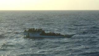 Файл фотографии показывает лодку просителей убежища у острова Рождества в 2012 году.