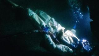 Chris Lemons spent 30 minutes on the sea bed after the cable that was his lifeline to the ship above him snapped in rough seas