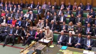 La primera ministra británica, Theresa May, en el Parlamento.