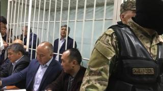 Жактоочулар президентти күбө катары чакырууну өтүнүштү