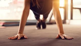 В спортзале