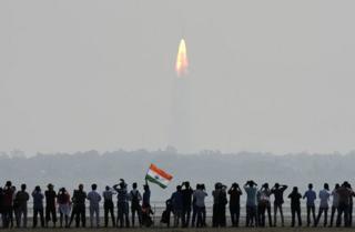 ดาวเทียม, จรวด, องค์การวิจัยอวกาศอินเดีย, ISRO, อินเดีย, นเรนทรา โมดี, ศรีหริโคตา, อวกาศ, ทำลายสถิติโลก, รัสเซีย