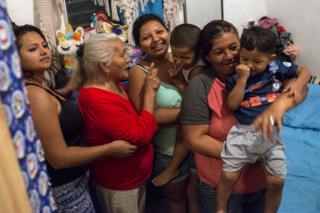 From left to right: Greicy, Edita, Sirly with her son Yeremi and Sandra with her grandson Leonel