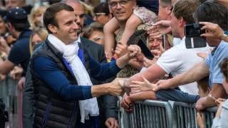 Madaxweyne Macron ayaa doonaya in xisbigiisa uu helo aqlabiyadda baarlamaanka