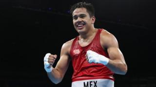 Misael Rodríguez luego de ganar su combate para acceder a la semifinal.
