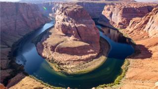 Paisaje de un meandro en el Gran Cañón del Río Colorado, en Arizona.