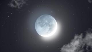 Луна, сфотографированная cosmic_background в Instagram