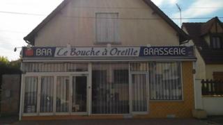 Le Bouche a Oreille