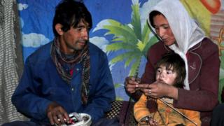 زرینه بیګم پاکستانۍ او مېړه یې دولت نظر د افغانستان دی