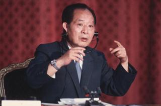 1986年,胡耀邦訪問法國巴黎。