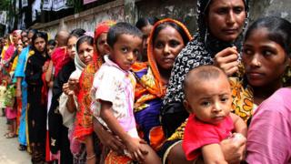 ২০১০ সালে চট্টগ্রাম সিটি করপোরেশন নির্বাচনে লাইনে অপেক্ষমান মানুষ