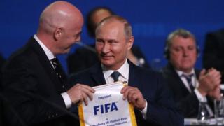 Presidente de la FIFA Gianni Infantino y Vladimir Putin.