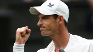 Andy Murray celebrates winning a point against Ryan Peniston