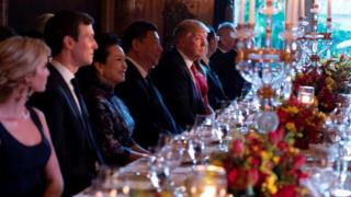 Ông Trump ra lệnh khai hỏa bắn vào Syria trước khi ngồi vào tiệc với ông Tập Cận Bình