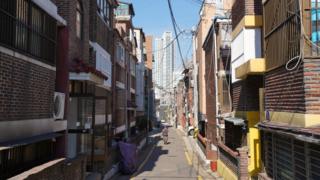 The streets around Oh ke-cheol's home in Seoul