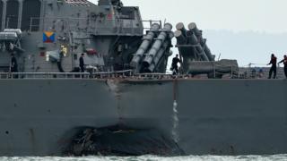 Des dégâts significatifs à la coque ont provoqué l'inondation de compartiments du destroyer lance-missiles USS John S. McCain