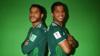 Jonathan y Giovani dos Santos
