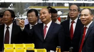 Thủ tướng Nguyễn Xuân Phúc, các chính khách hàng đầu cùng doanh nhân Phạm Nhật Vượng hôm 14/6
