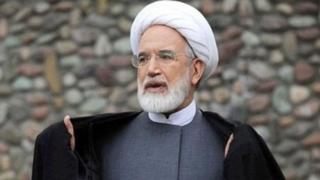 همسر آقای کروبی می گوید که به اصرار او و پزشک وزارت اطلاعات، آقای کروبی فقط داروی قلب خود را مصرف کرده و آب یا غذا نخورده است
