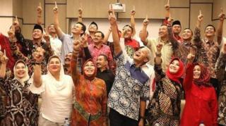 Puluhan kepala daerah di Jawa Tengan mendeklarasikan dukungan mereka untuk pasangan calon presiden-wakil presiden Joko Widodo-Ma'ruf Amin yang digelar di Hotel Alila Solo, pada 26 Januari silam