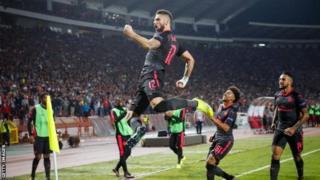 Olivier Giroud amaze gufasha canke kwinjiza mu bitsindo umunani vya Arsenal muri Europa League