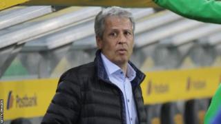 Umumenyereza w'umugwi wa Nice wo mu Bufaransa Lucien Favre