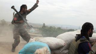 Umusikare wa leta ahejeje kurasa rokete ku kirindiro c'Abataliban i Kunduz itariki 16/08/2016