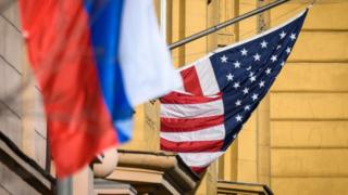 Прапори Росії і США