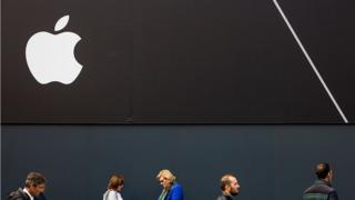 The Apple logo is displayed outside company's Regent Street store on September 29, 2016 in Londo.