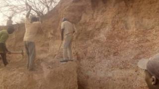 Place wey pipo dey pack Sand for Sanbauna village.