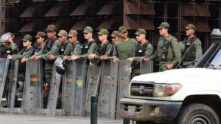 Members of the National Guard at the public prosecutor's office