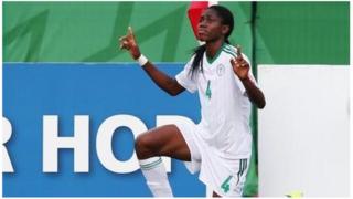 Oshoala alikuwa katika kiwango cha hali ya juu na kuisambaraisha ngome ya Mali