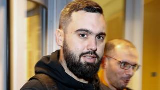 French Gilets Jaunes: Who is protest leader Eric Drouet? - BBC News