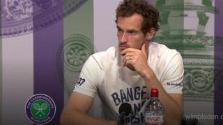 El momento en que Andy Murray corrige el desliz sexista de un periodista en Wimbledon