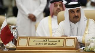 Катарский эмир шейх Тамим бин Хамад Аль Тани на саммите в Эр-Рияде 11 ноября 2015 года