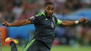 Le capitaine Ashley Williams, d'Everton, durant les éliminatoires