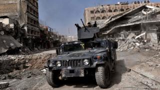 Ciidamada gaarka ah, booliska iyo milatariga Ciraaq ayaa ku sii siqaya galbeedka Mosul