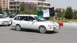 در این روز هر سال کاروان از خودروها در سطح شهر راه میافتند