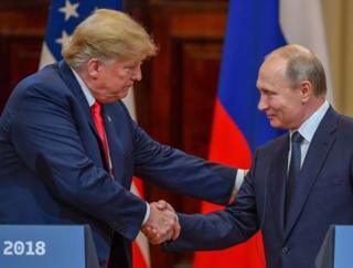 Cái bắt tay "bình thường" giữa Trump và Putin ở Helsinki