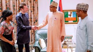 Shugaba Buhari tare da tawagar BBC.