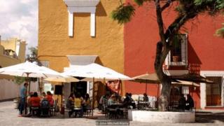 Zai yi wuya ka ga dan Mexico City ya bata rai a bainar jama'a