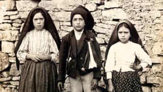 Bakire Meryem'i Fatima'da gördüğüne inanılan 3 çoban çocuk
