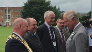 Y Tywysog Siarl yng Ngholeg Llanymddyfri fore Llun