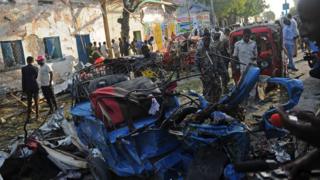 Selon un bilan provisoire, 14 personnes sont mortes dans l'explosion d'une voiture piégée à Mogadiscio.