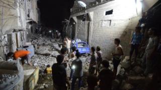 Afisa wa serikali Yemen anasema huenda makaazi ya watu yalilengwa 'kimakosa'