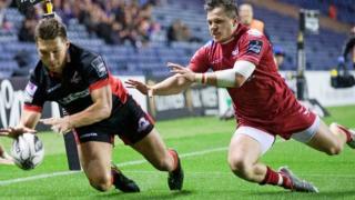 Michael Allen touches down Edinburgh's first try