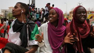 توافق نظامیان با معترضان در سودان