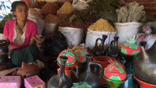 የፍቅር ከተማዋ ደሴና መልካም መአዛ ባለው ጭስ የታጀበ የቡና ማፍላት ስነስርዓት የሚነጣጠሉ አይደሉም