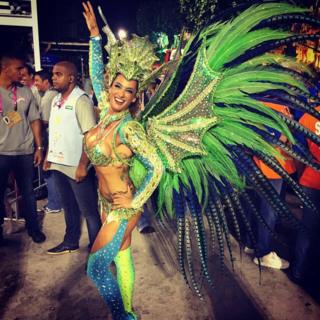 Samantha Mortner-Flores durante desfile em 2015
