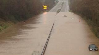 Cafodd ceir eu dal ar yr A55 ger Llandygai